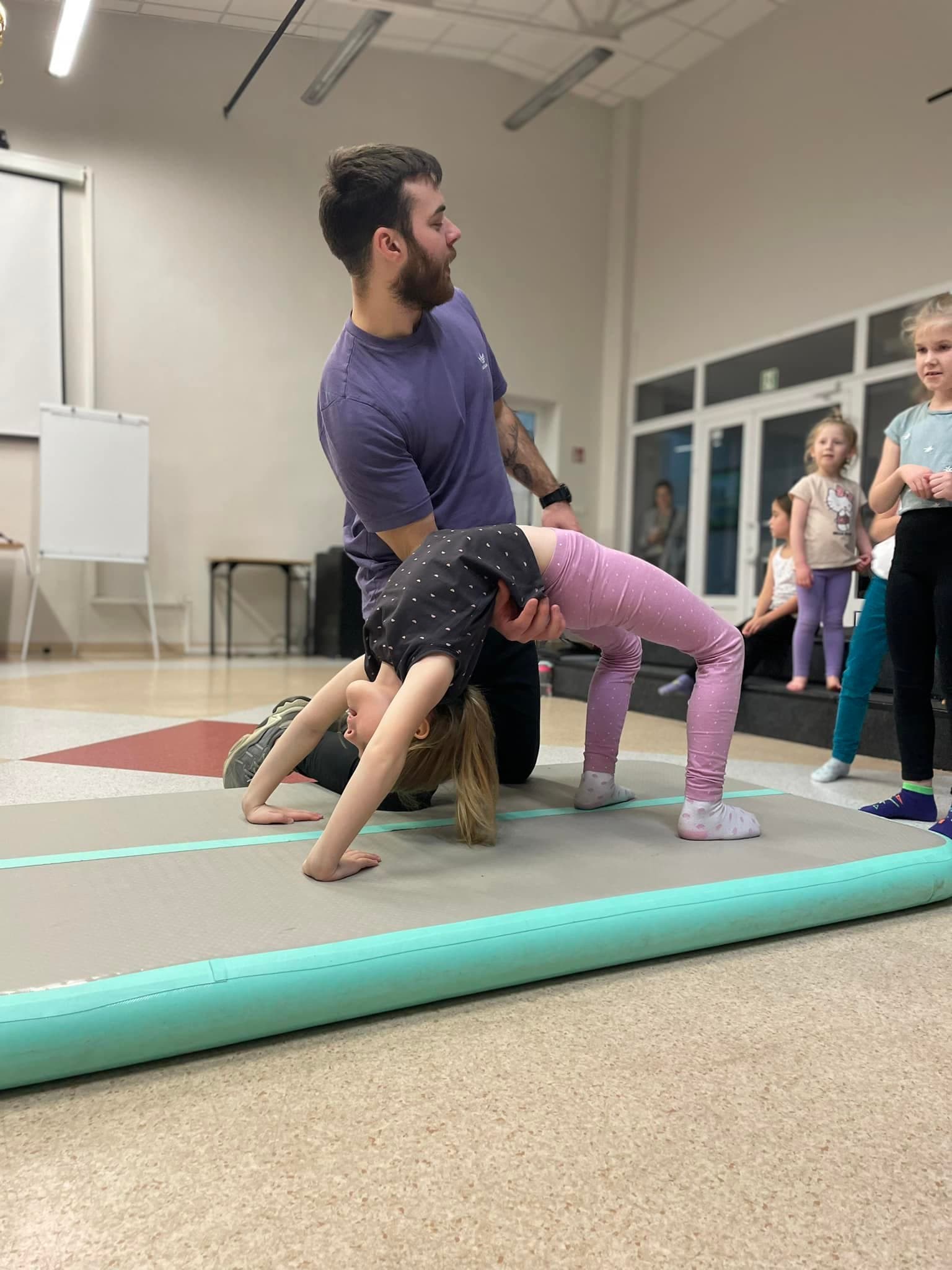 Akrobatyka 4–6 latki